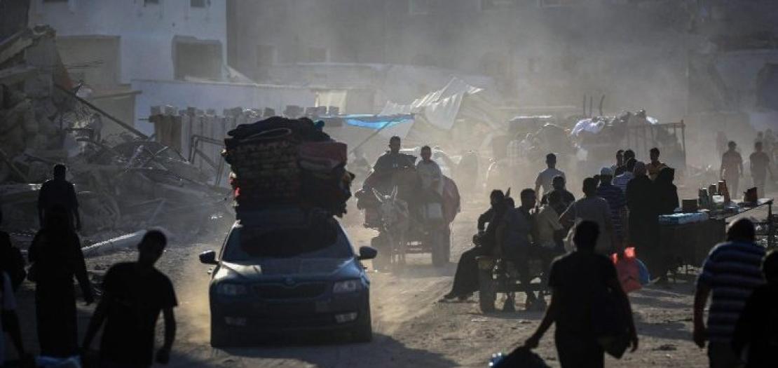 Displaced Palestinians fleeing Rafah 