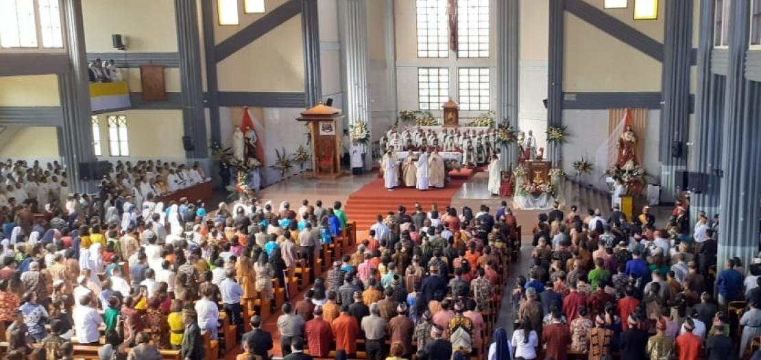 Christians attending Holy Mass in Indonesia  (file photo)