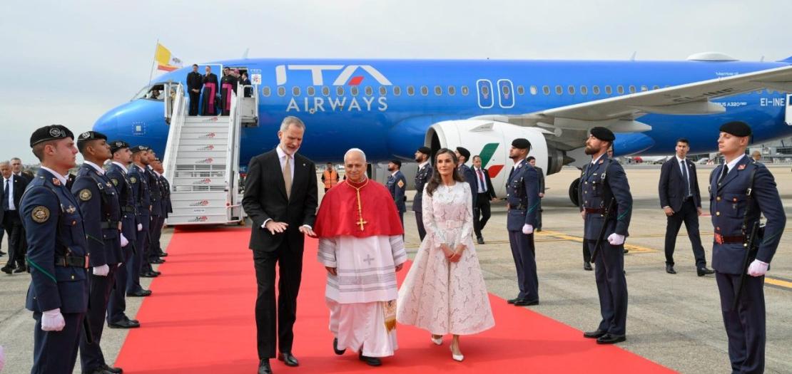 The King and Queen of Spain welcome Pope Leo XIV to the country  
