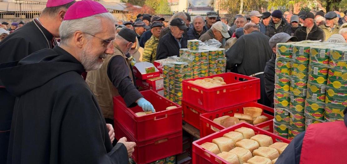 The distribution of bread in Zaporizhzhia at the facility run by the Albertine Fathers